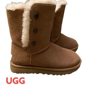 UGG Brown Ankle Boots with Cream Fur